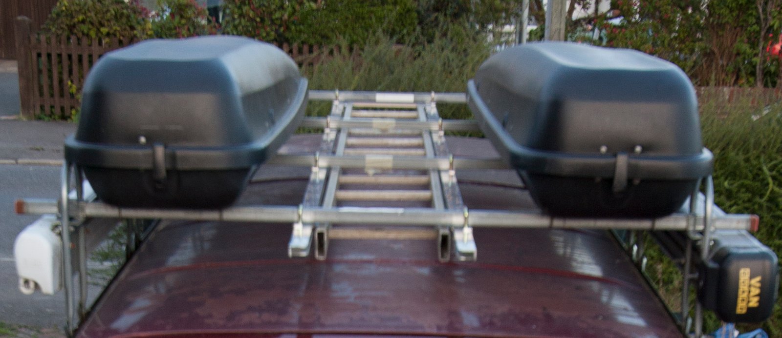 Quest 530l hotsell roof box